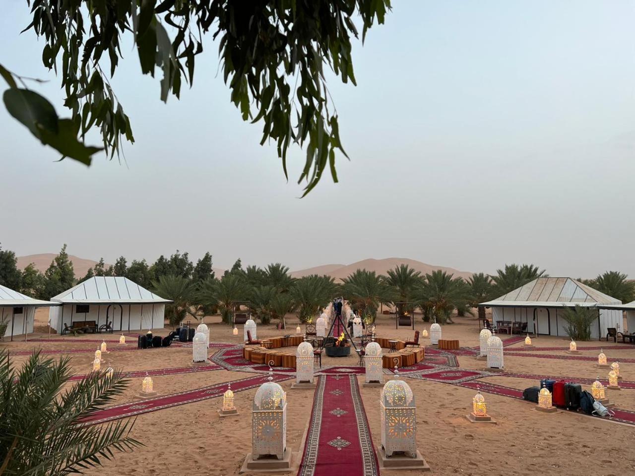 Desert Glamping Resort เมอร์ซูกา ภายนอก รูปภาพ