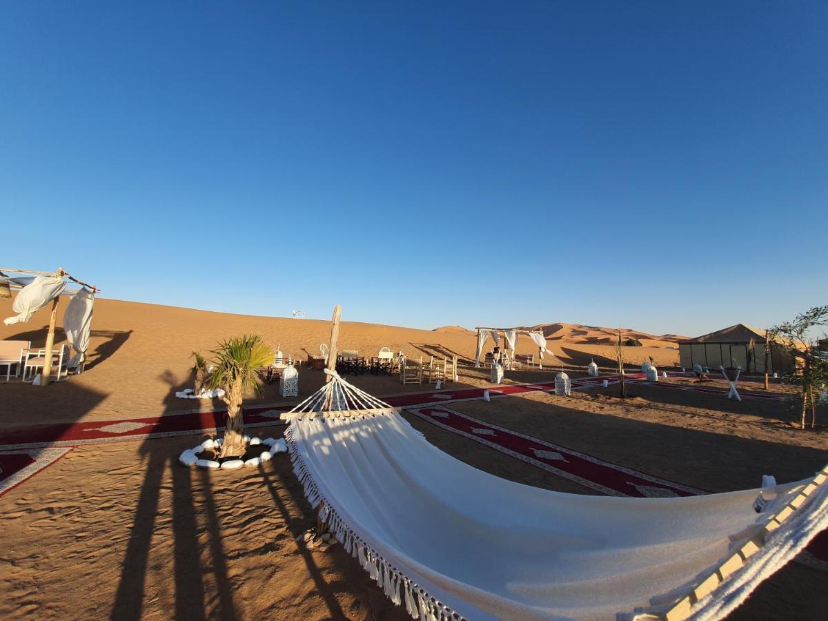 Desert Glamping Resort เมอร์ซูกา ภายนอก รูปภาพ